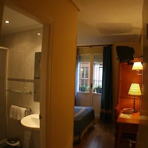 2* Pensión Pensión Bilbao